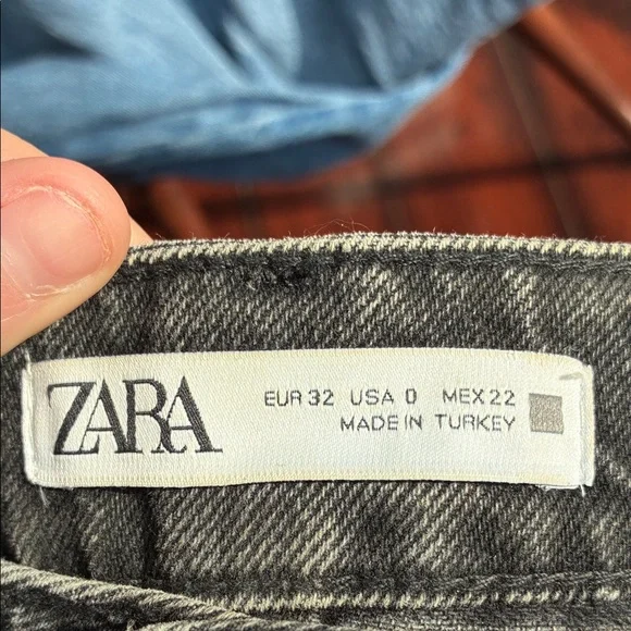 Zara black wash Denim Jeans - Picture 2 of 3